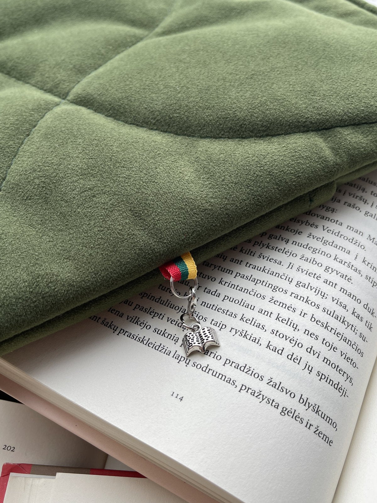 Forest Pages + 2 bookmarks (for free)