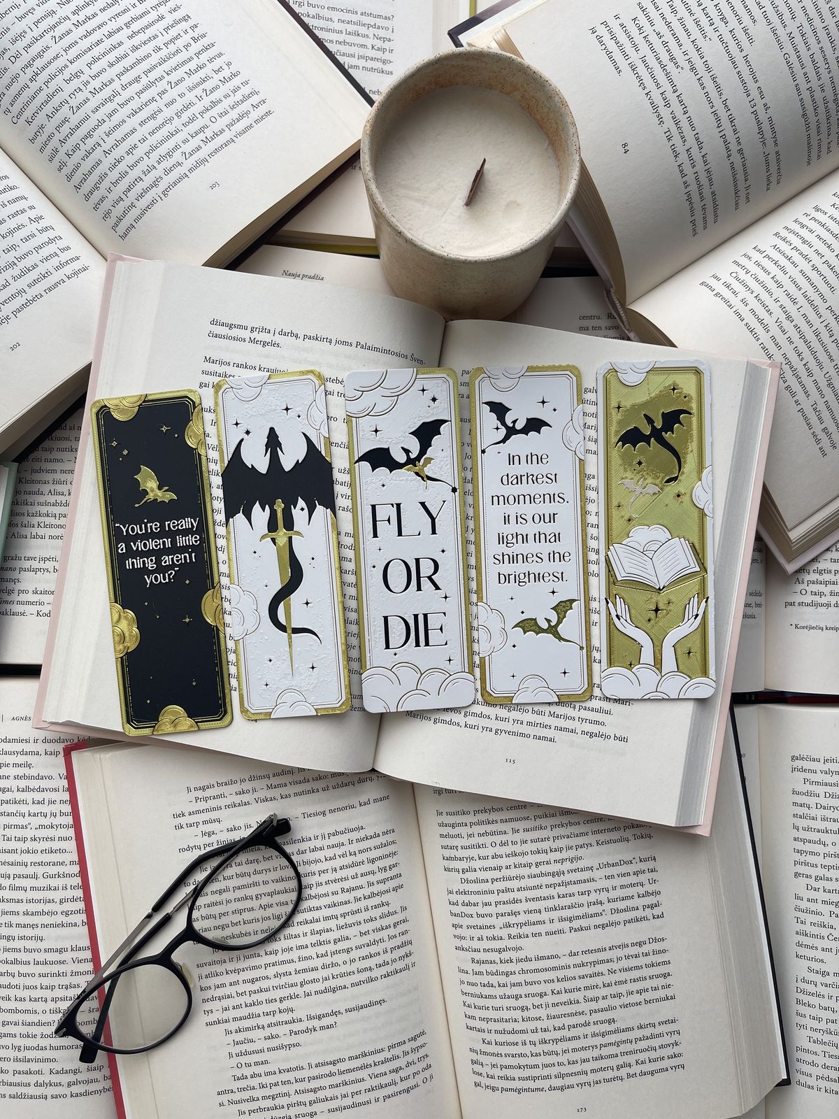 Bookmark “Riders & Dragons”