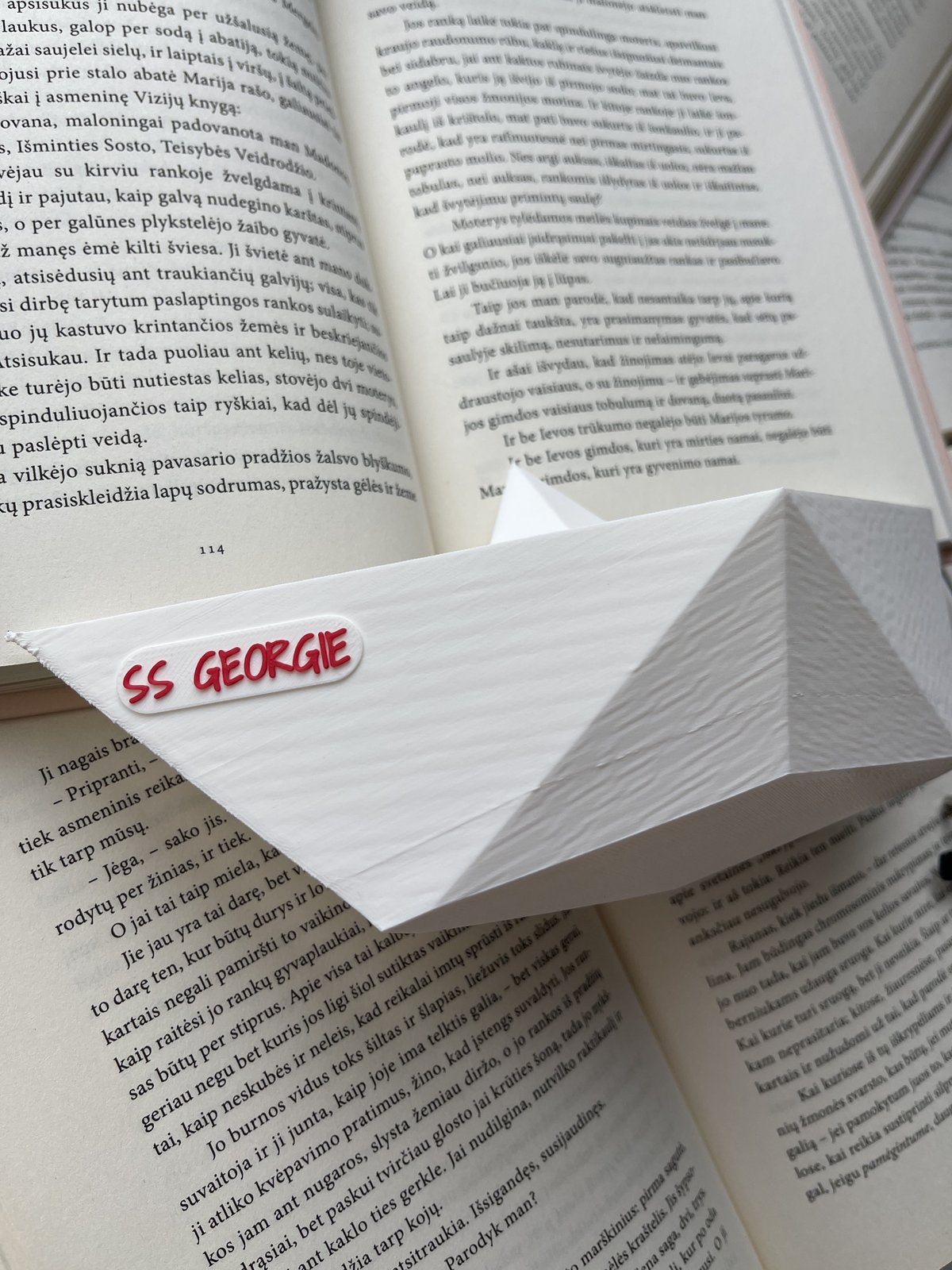 Bookshelf Decor “Paper Boat”