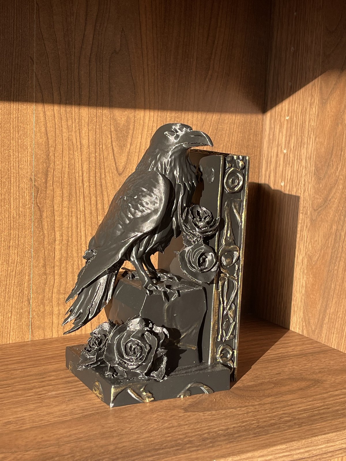 Bookend “Raven Rose”