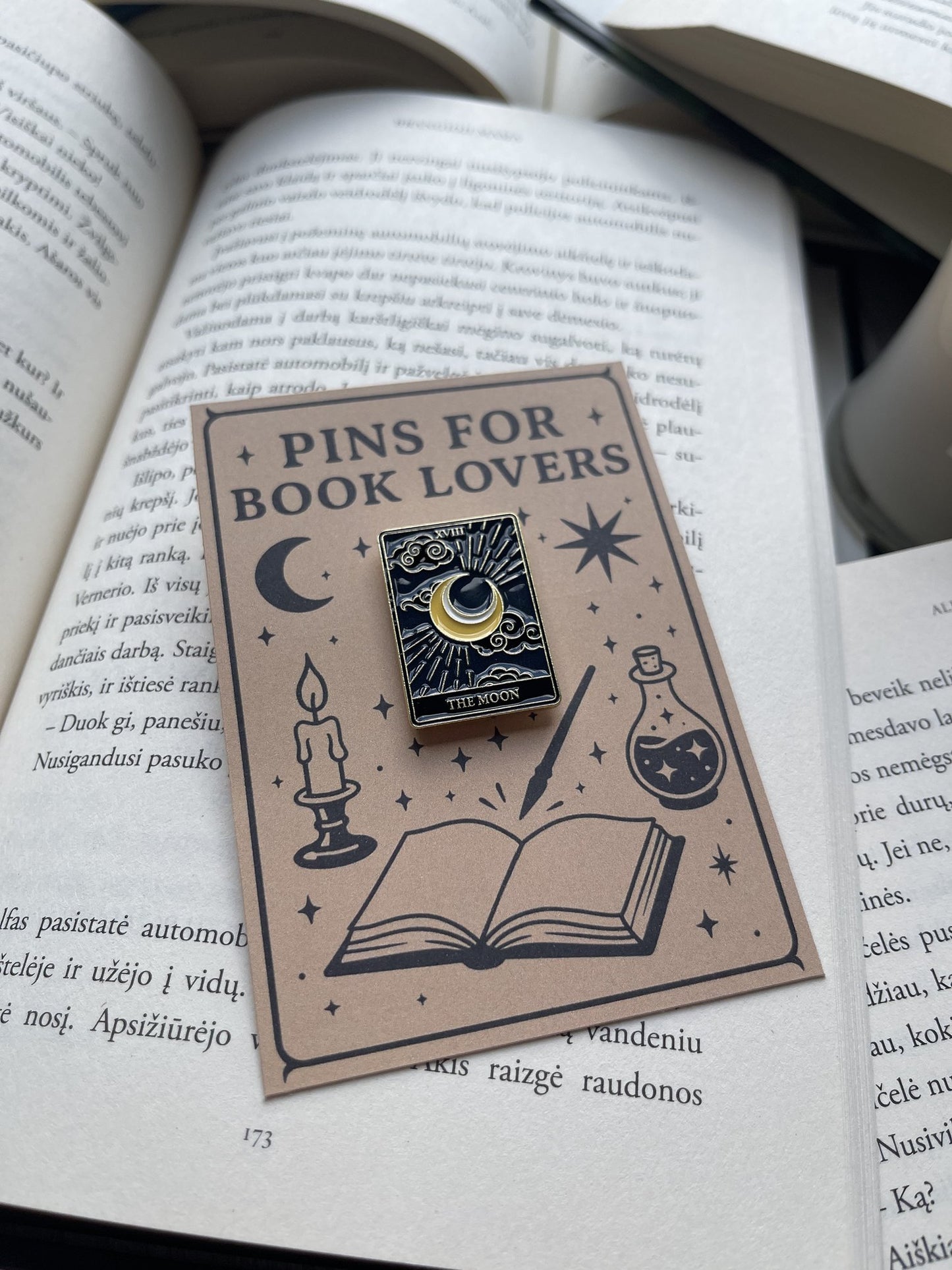 Pins "Tarot The Moon"