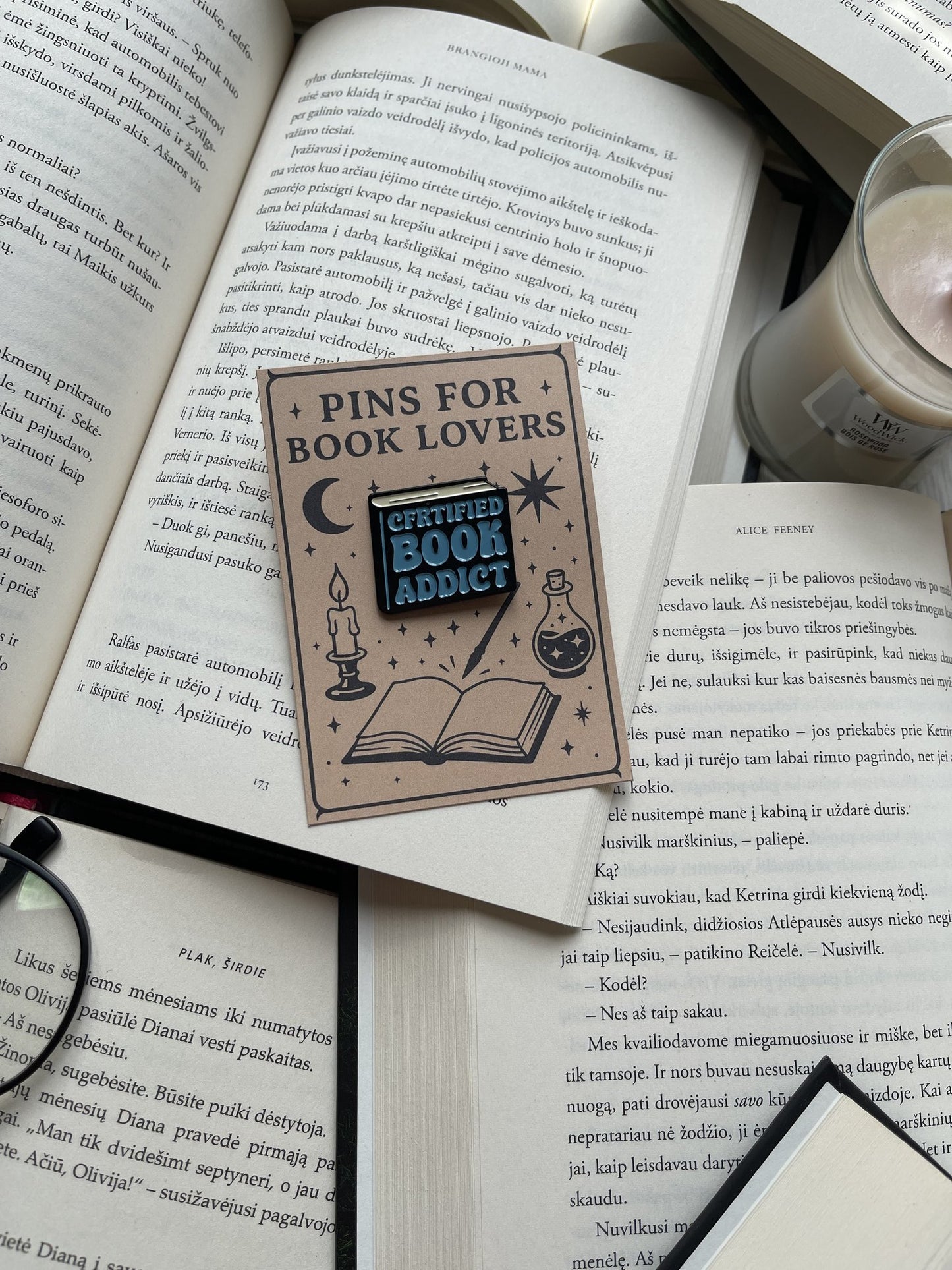 Pins "Certified Book Addict"