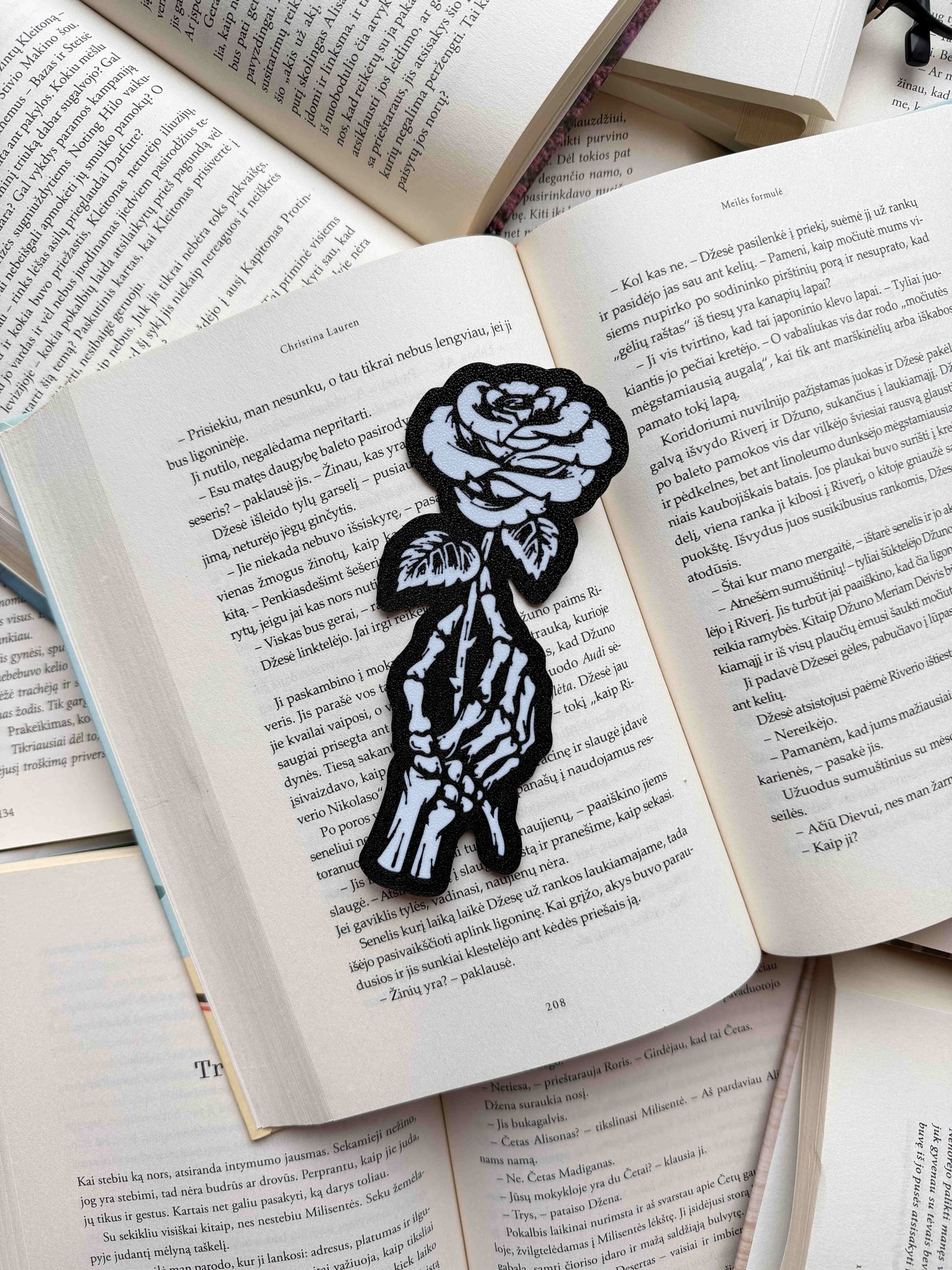 Bookmark "Deadly Rose"