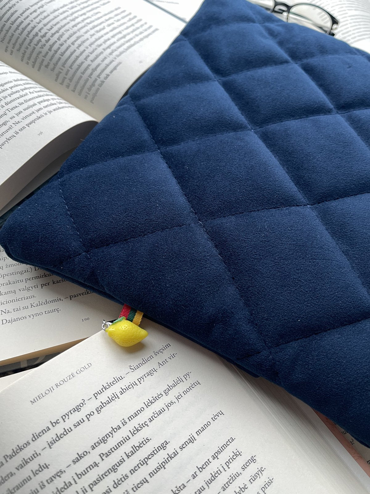 Midnight Library + 2 bookmarks (for free)