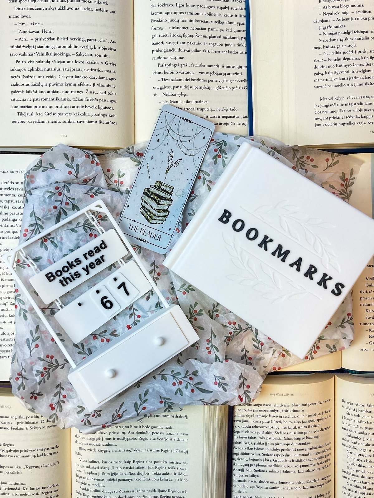 Bookish Desk Set