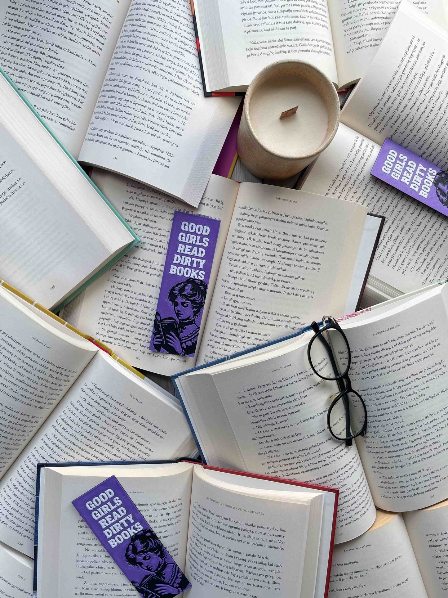 Bookmark "Good Girls Read Dirty Books"