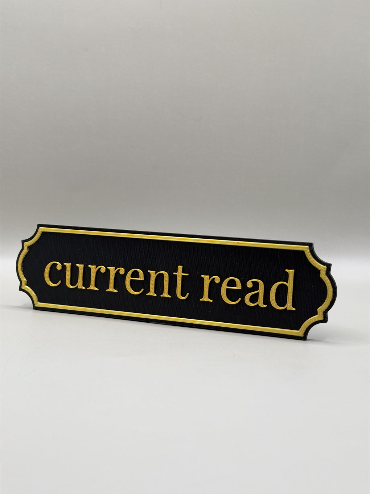 Bookshelf Sign "Current Read"