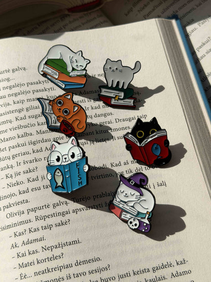 Pins "Cat with book"