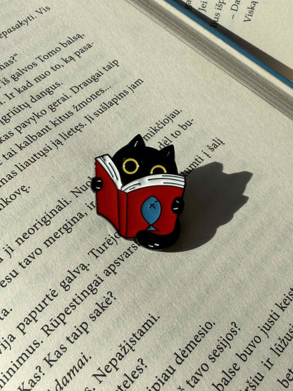 Pins "Cat with book"