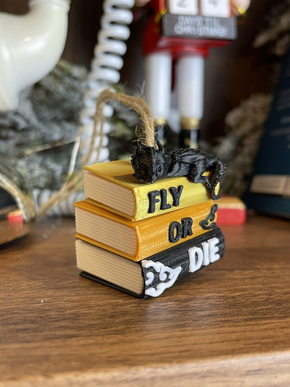 Bookish Christmas Ornament "Fly or Die"