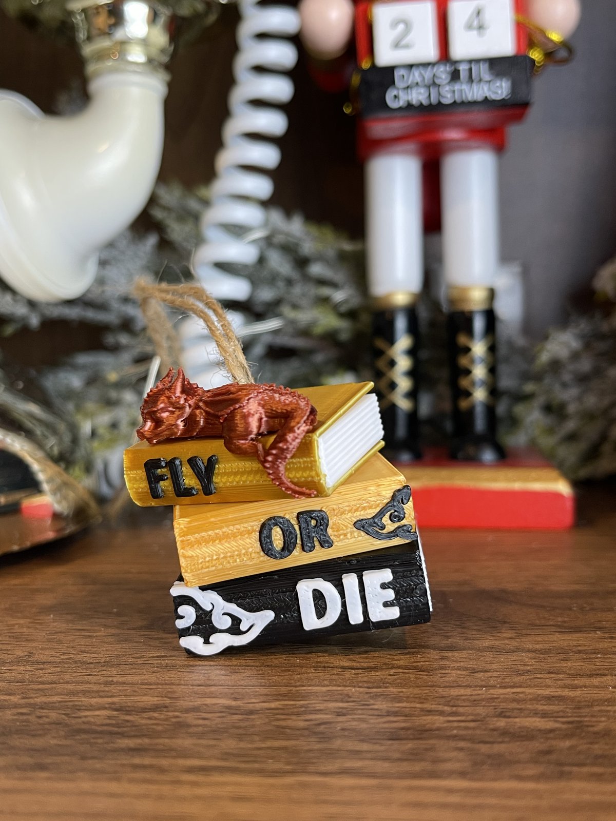 Bookish Christmas Ornament "Fly or Die"
