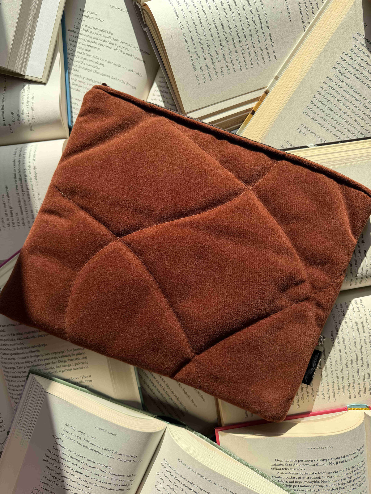 Book Sleeve „Autumn Chapters“ + 2 Bookmarks (For Free)