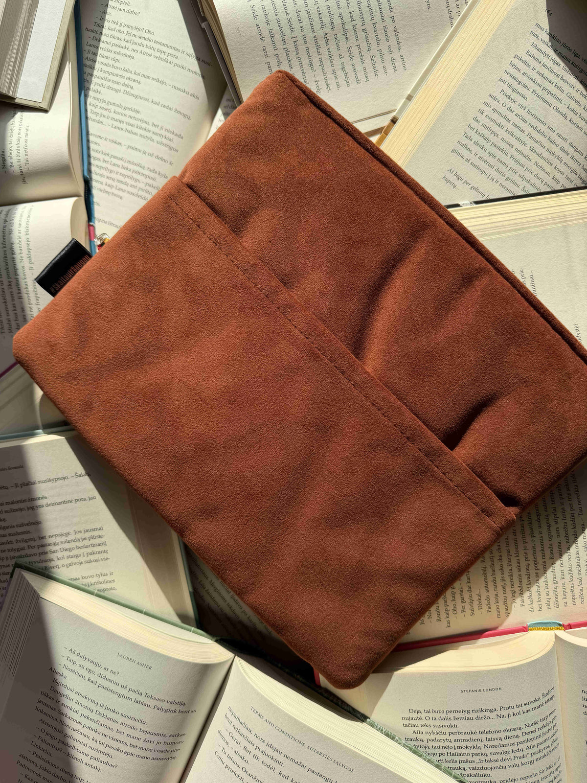 Book Sleeve „Autumn Chapters“ + 2 Bookmarks (For Free)