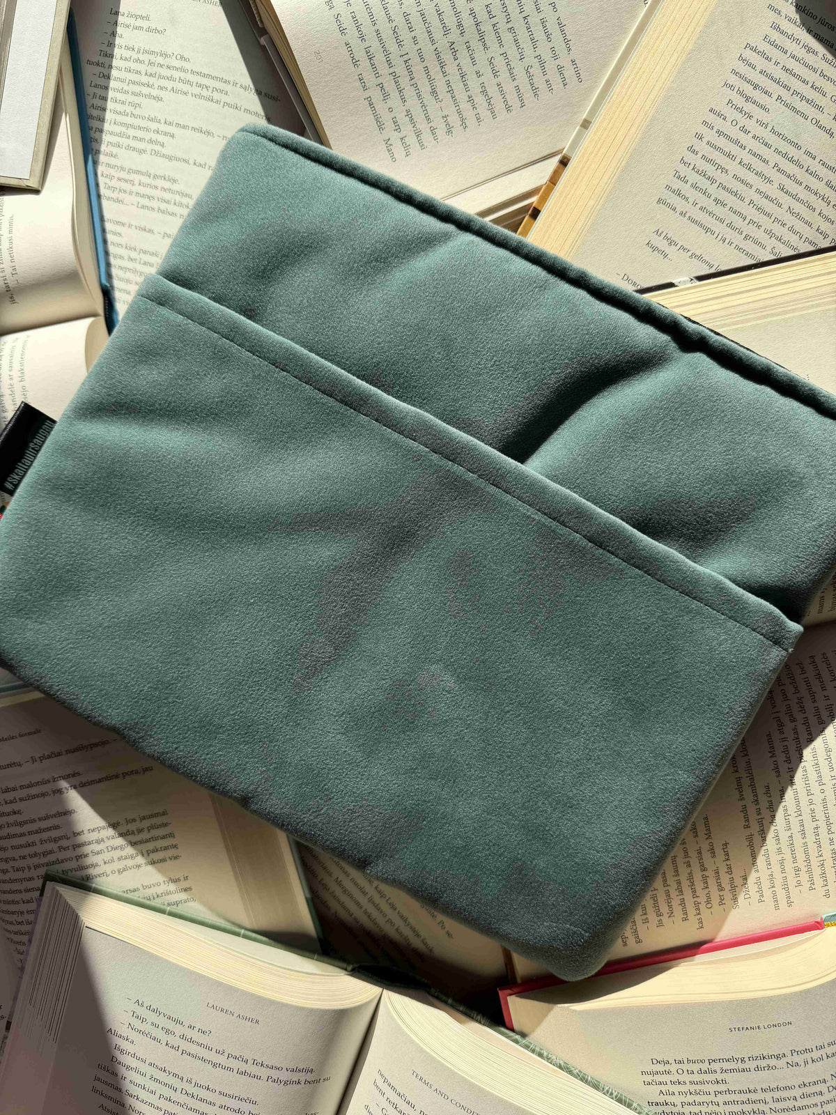 Book Sleeve „Enchanted Forest“ + 2 Bookmarks (For Free)
