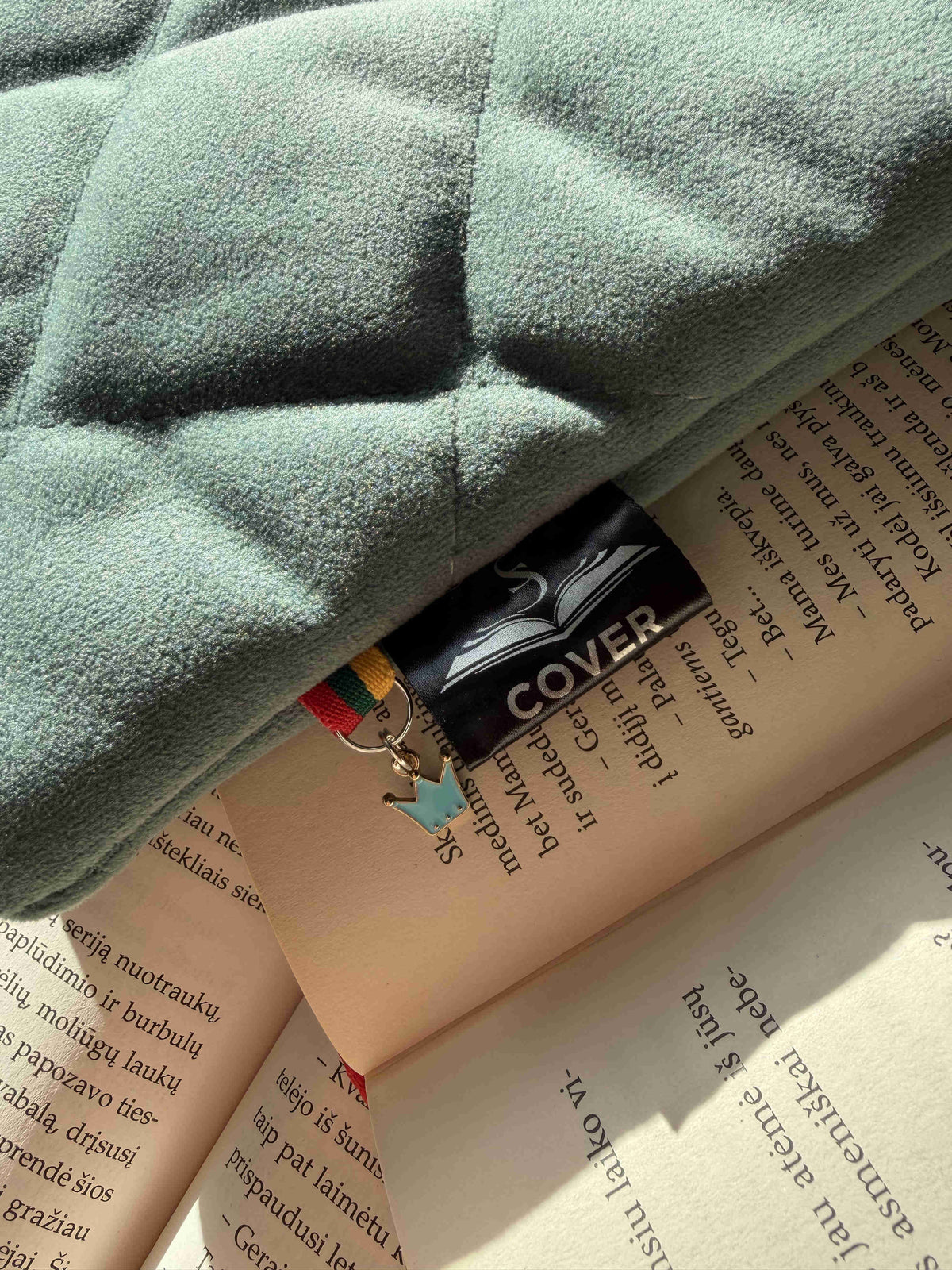 Book Sleeve „Enchanted Forest“ + 2 Bookmarks (For Free)