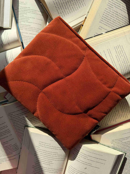 Book Sleeve „Rustic Romance“ + 2 Bookmarks (For Free)