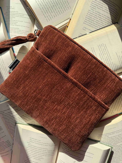 Book Sleeve „Golden Hour“ + 2 Bookmarks (For Free)