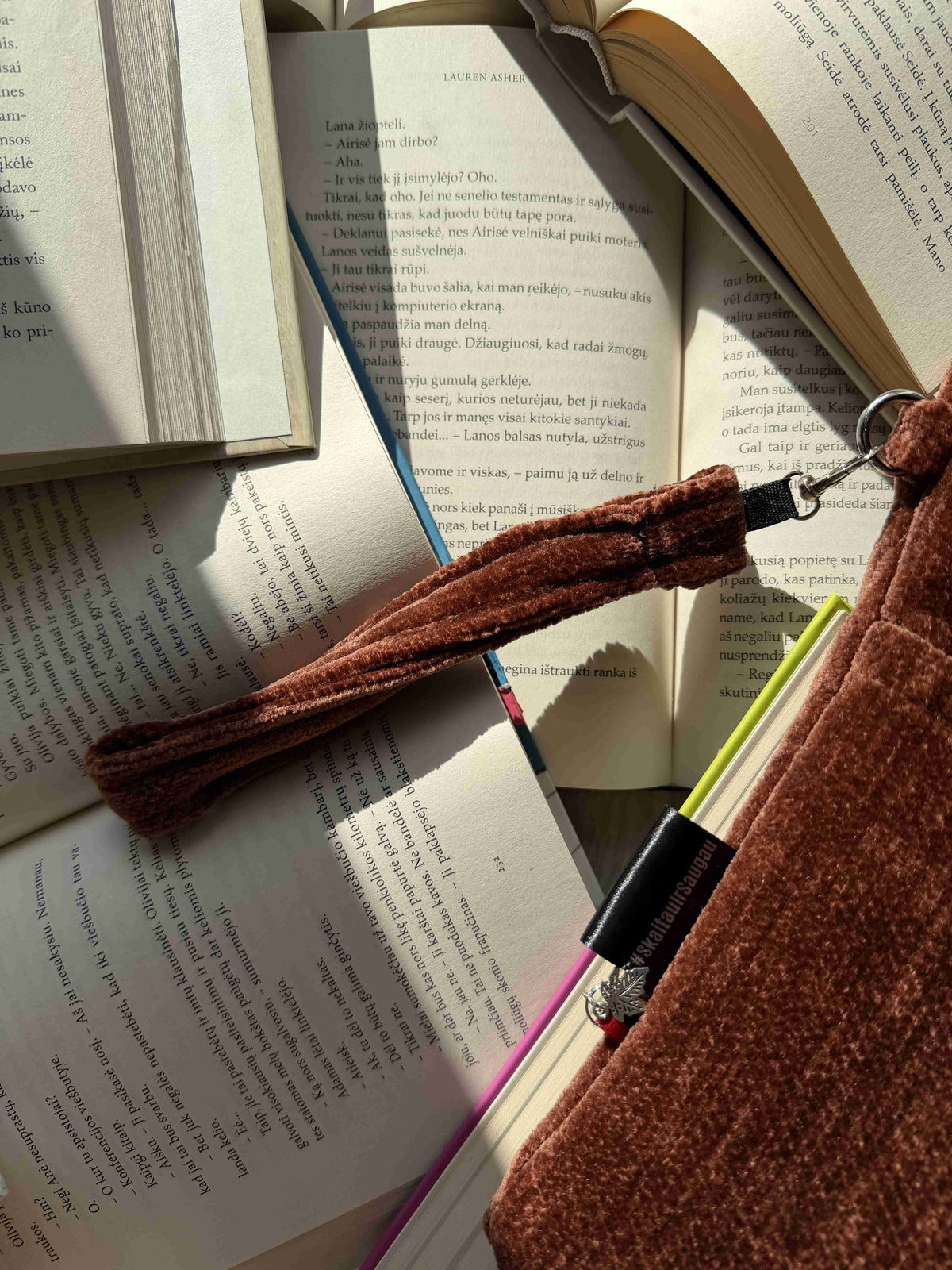 Book Sleeve „Golden Hour“ + 2 Bookmarks (For Free)