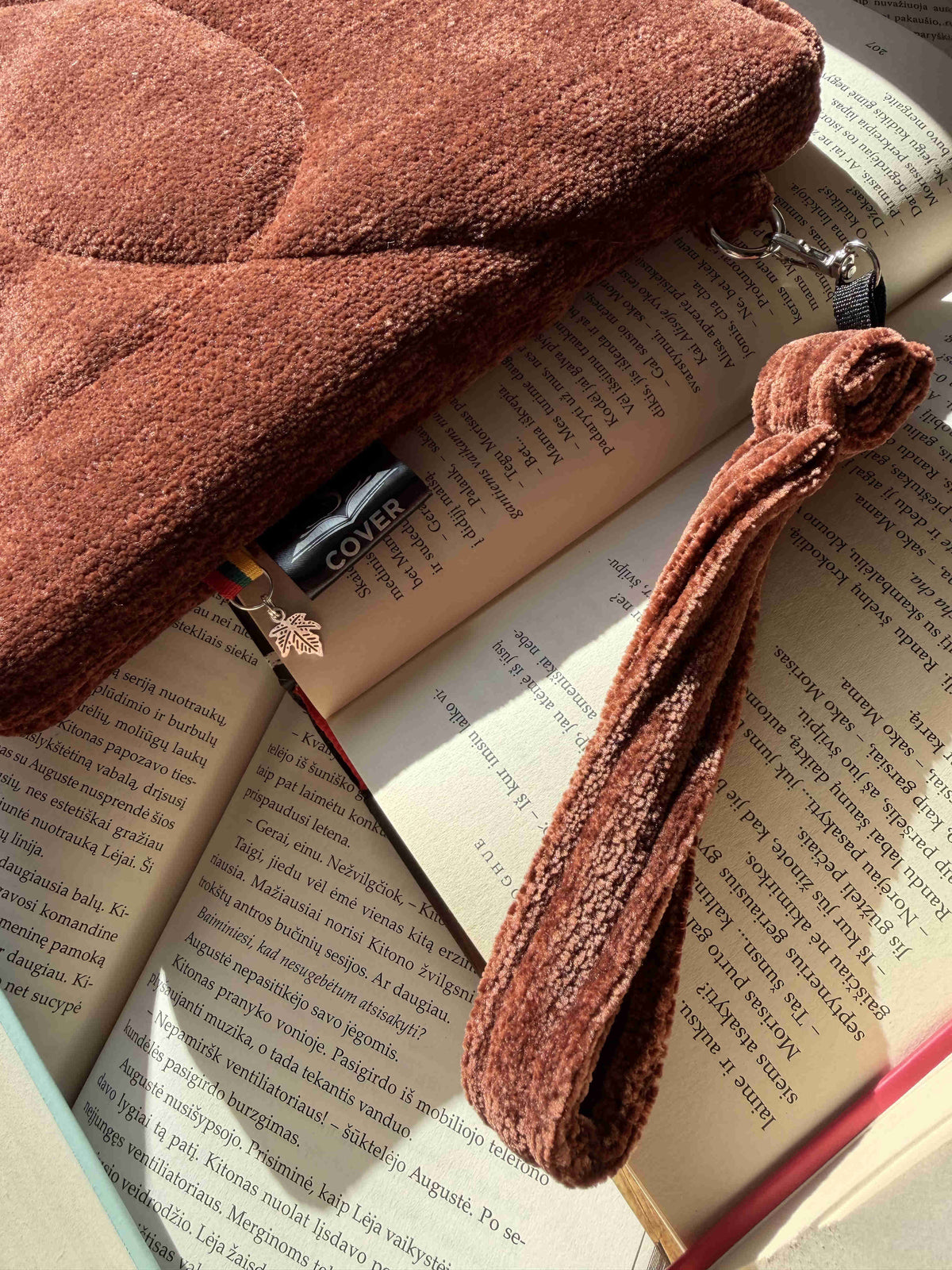 Book Sleeve „Golden Hour“ + 2 Bookmarks (For Free)