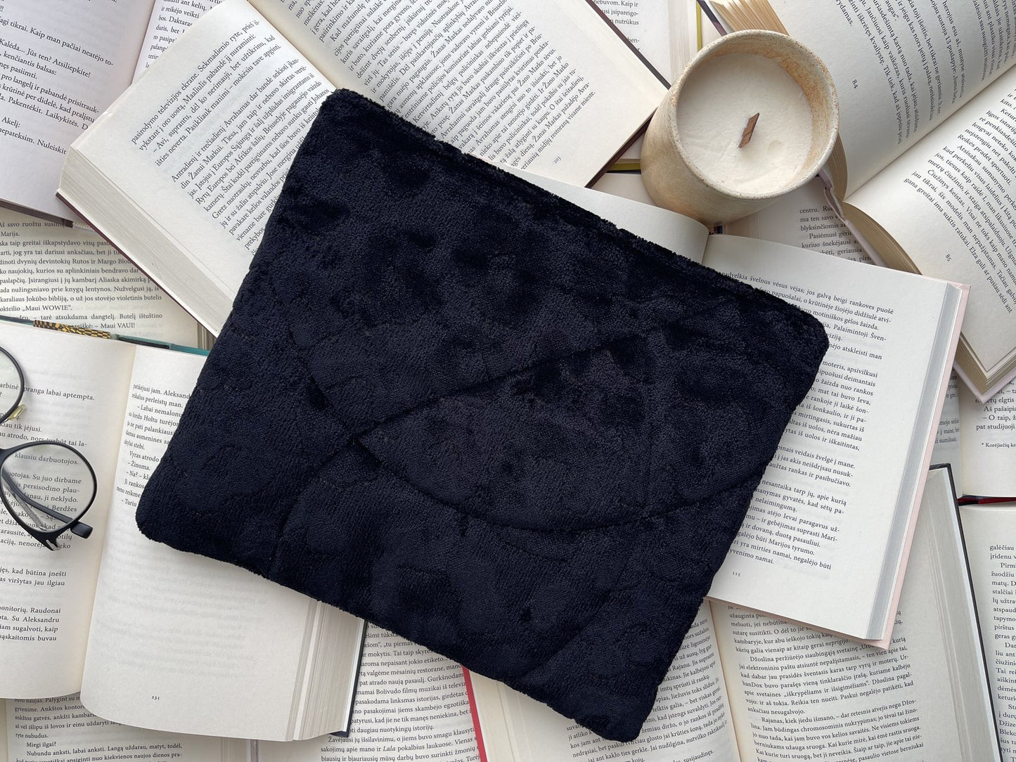 Midnight Pages + 2 bookmarks (for free)