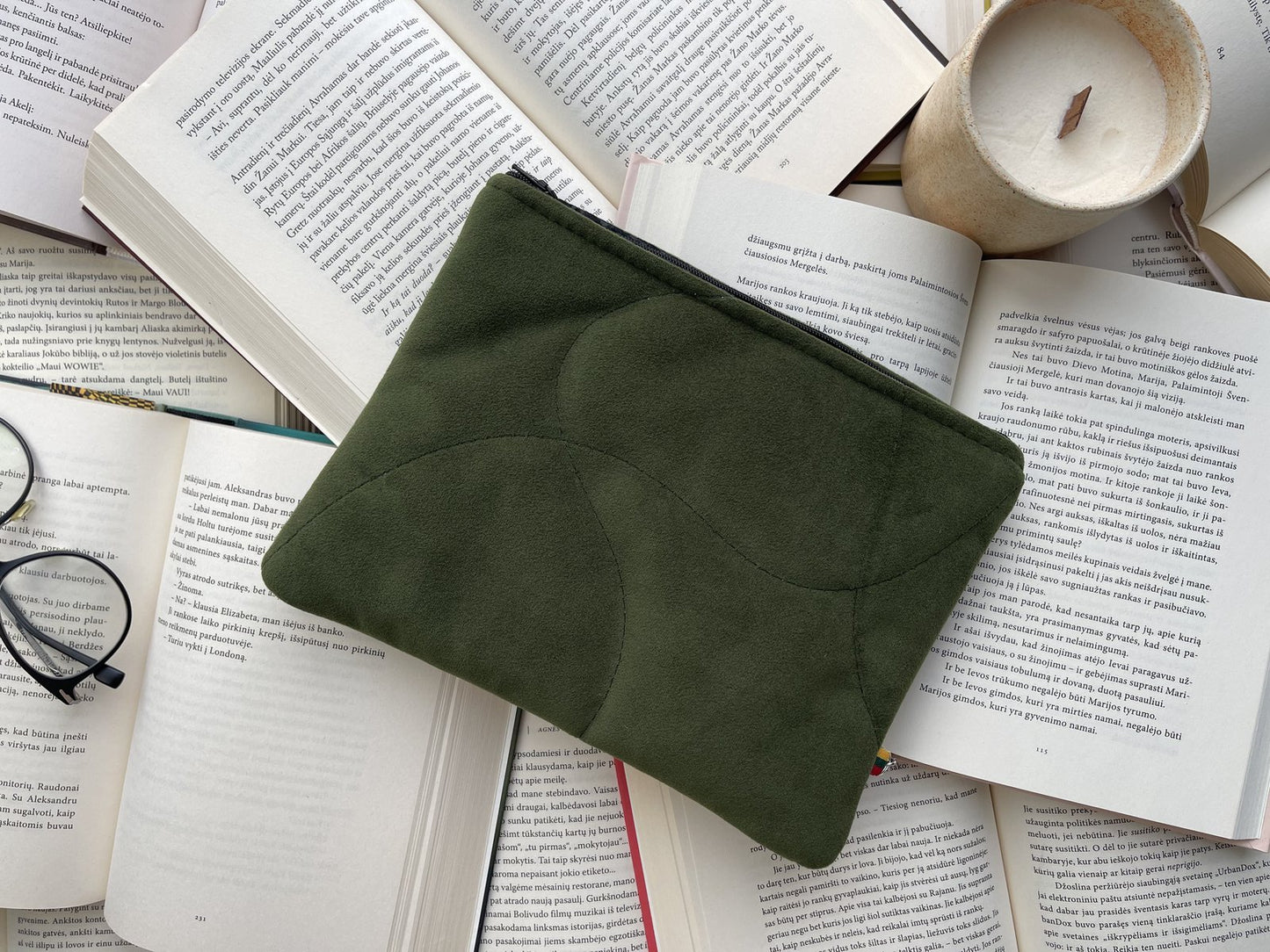 Evergreen Pages – E-Reader Sleeve