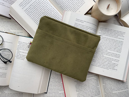 Olive Pages – E-Reader Sleeve