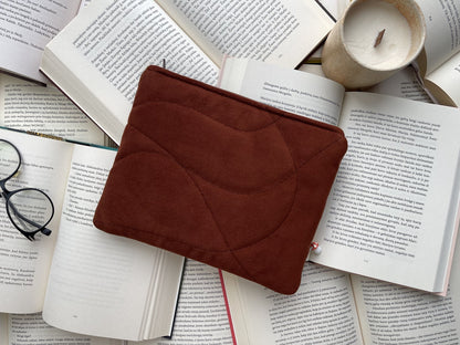 Rust Pages – E-Reader Sleeve
