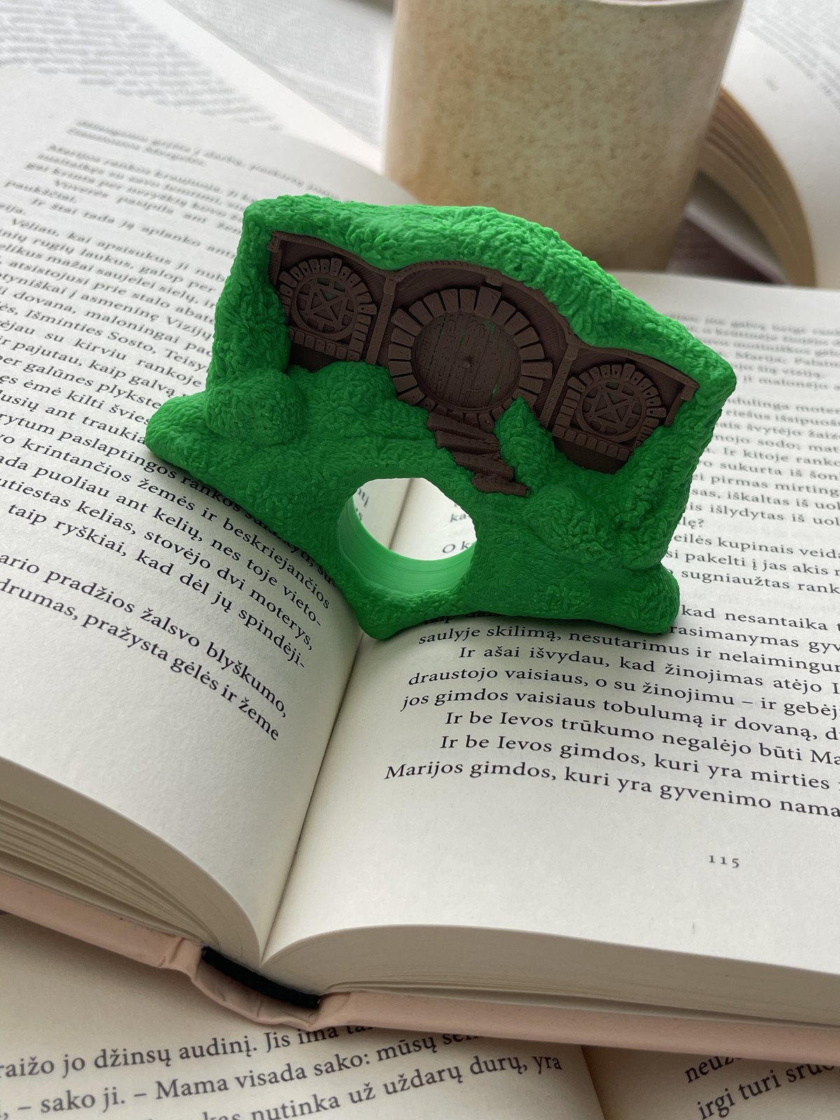 Fantasy Gate – Book Page Holder