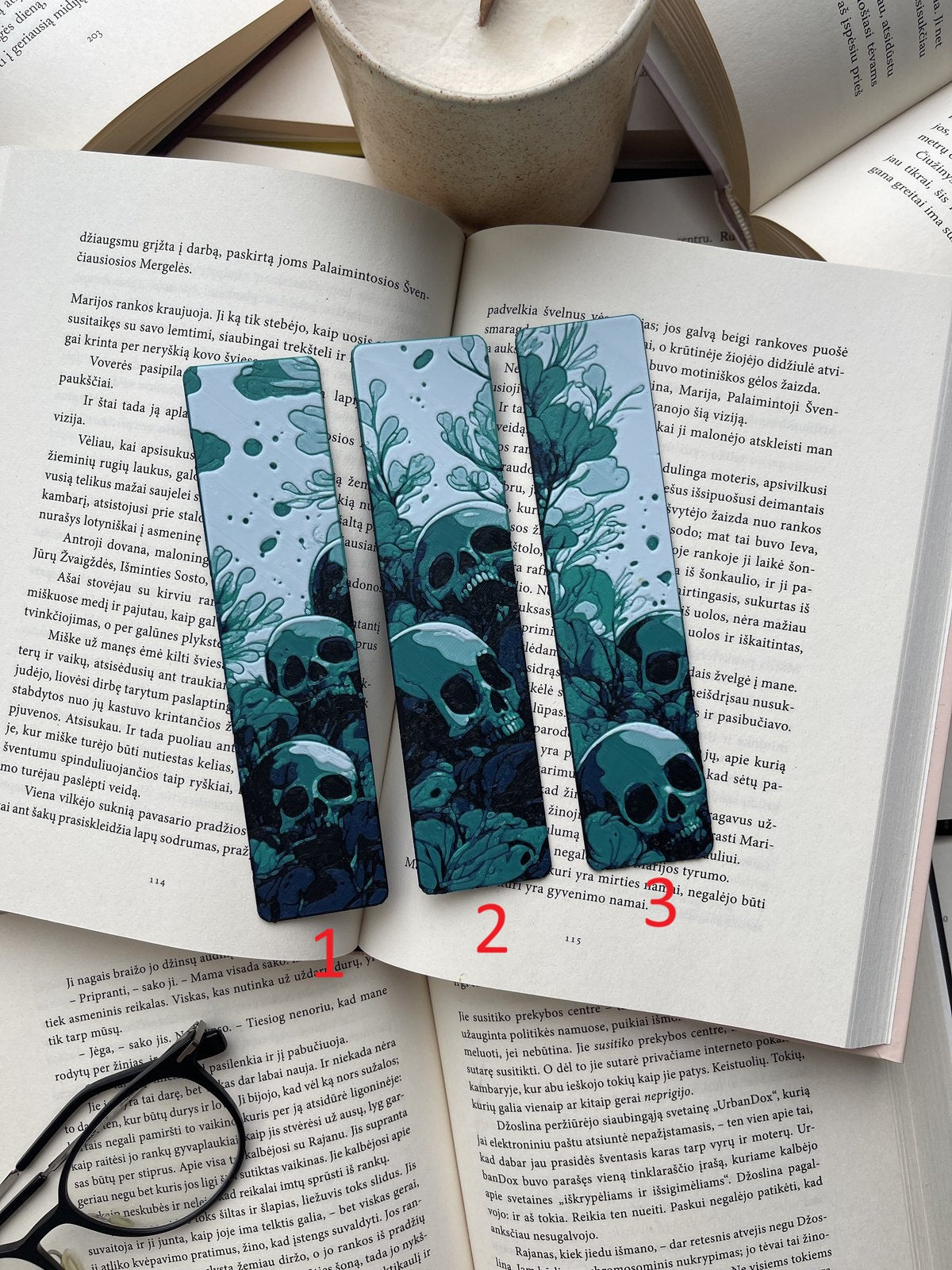 Bookmark “Botanical Skulls”