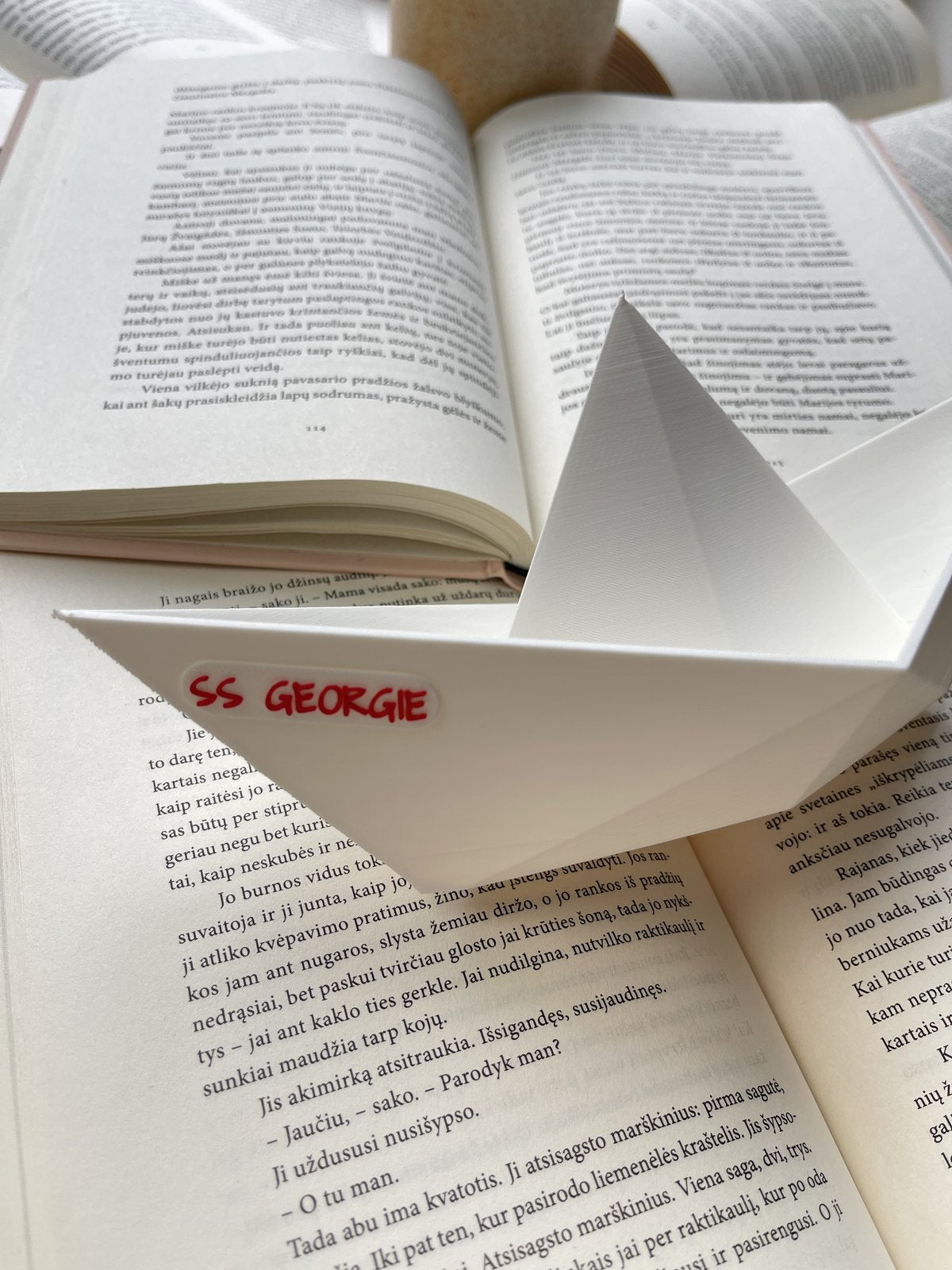 Bookshelf Decor “Paper Boat”