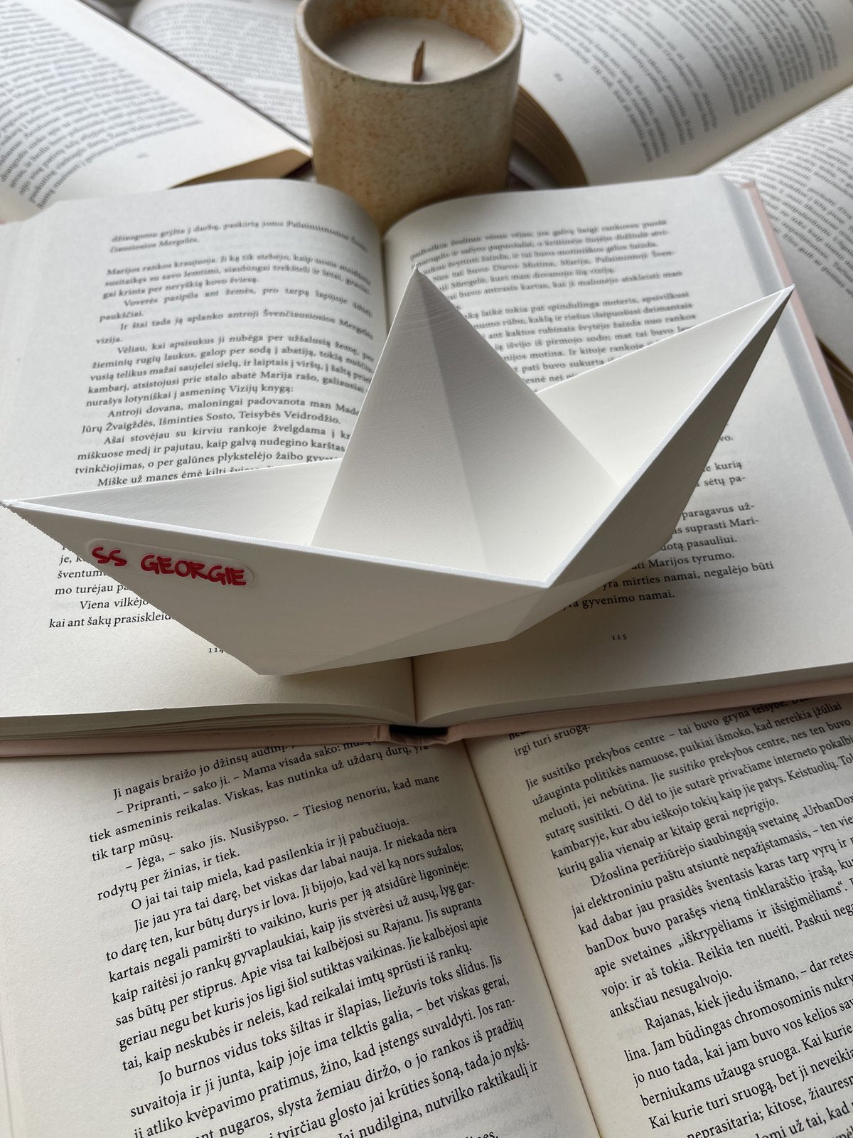 Bookshelf Decor “Paper Boat”