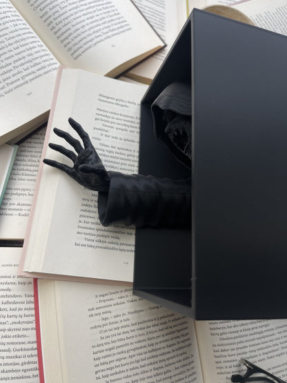 Booknook “Dark Presence”