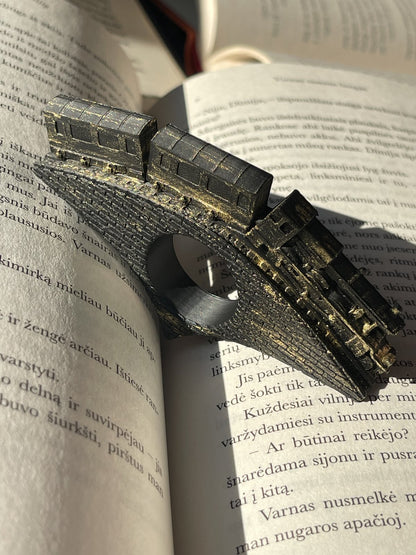 Page Holder “Dark Train”