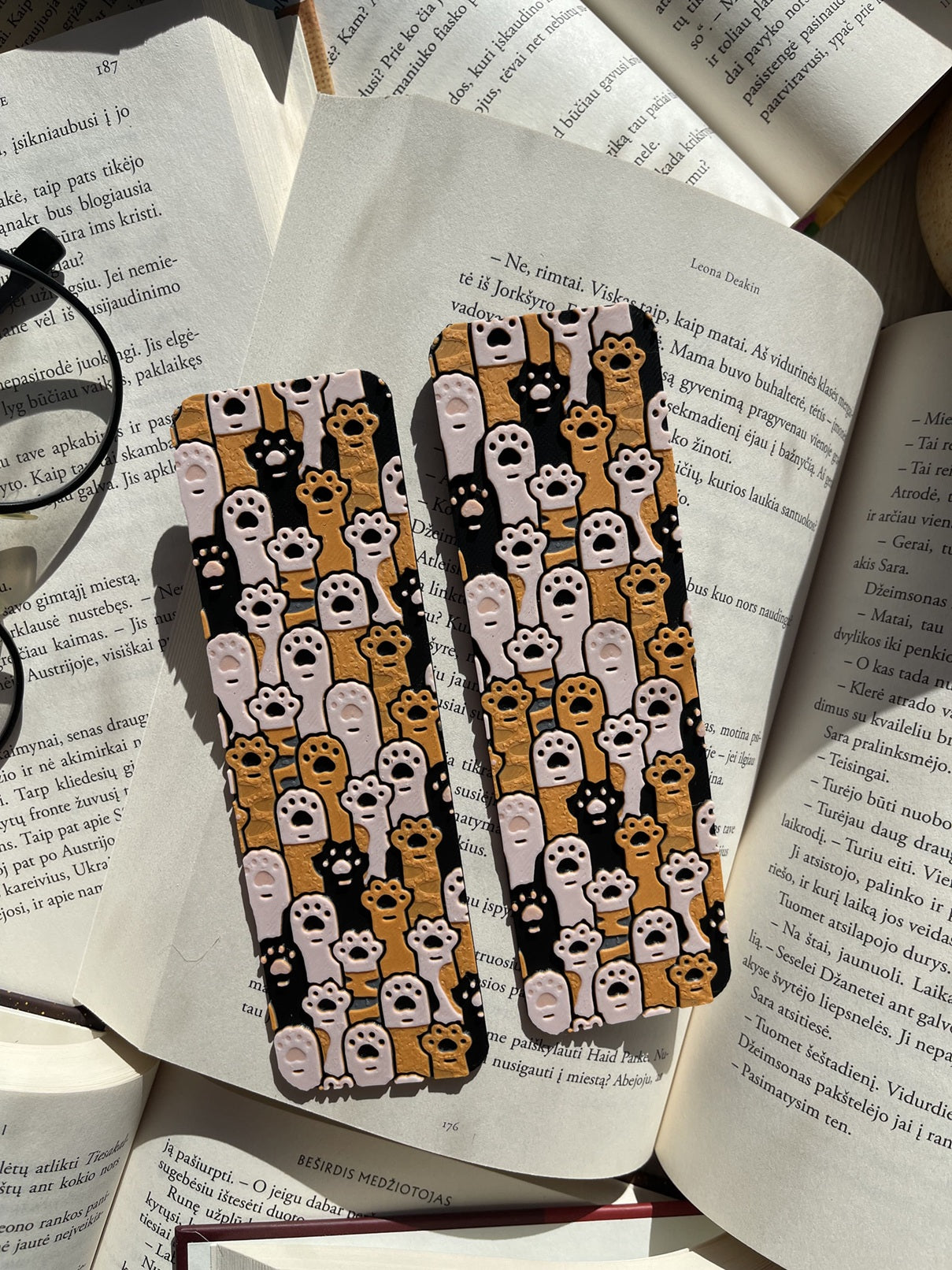 Bookmark "Paws"