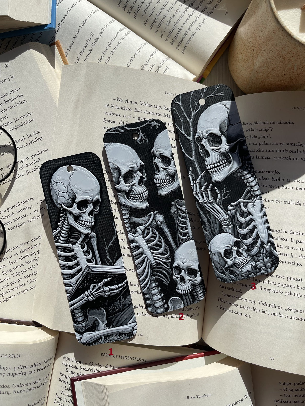 Bookmark "Skeleton Life"