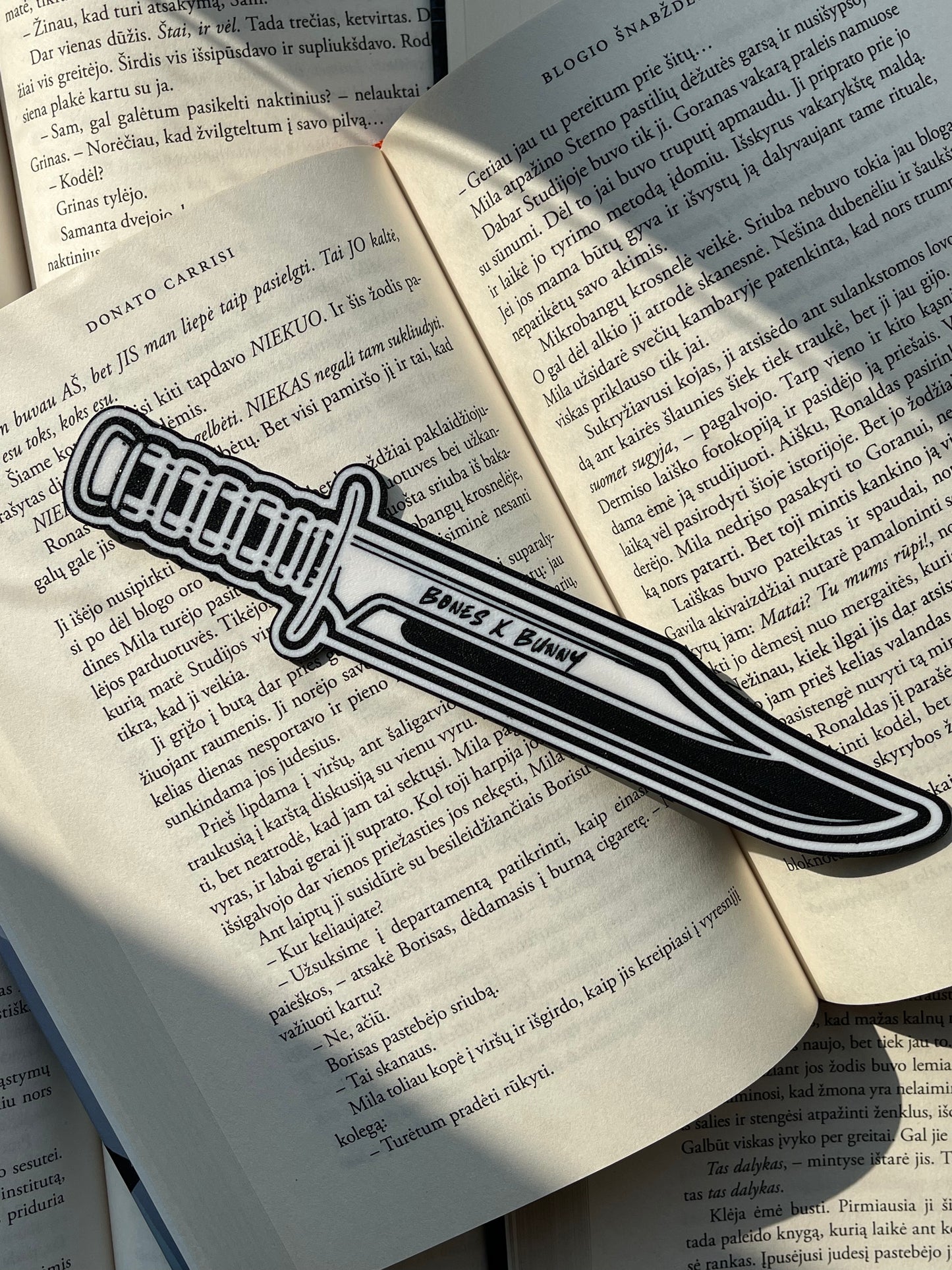 Bookmark “Bones & Bunny”