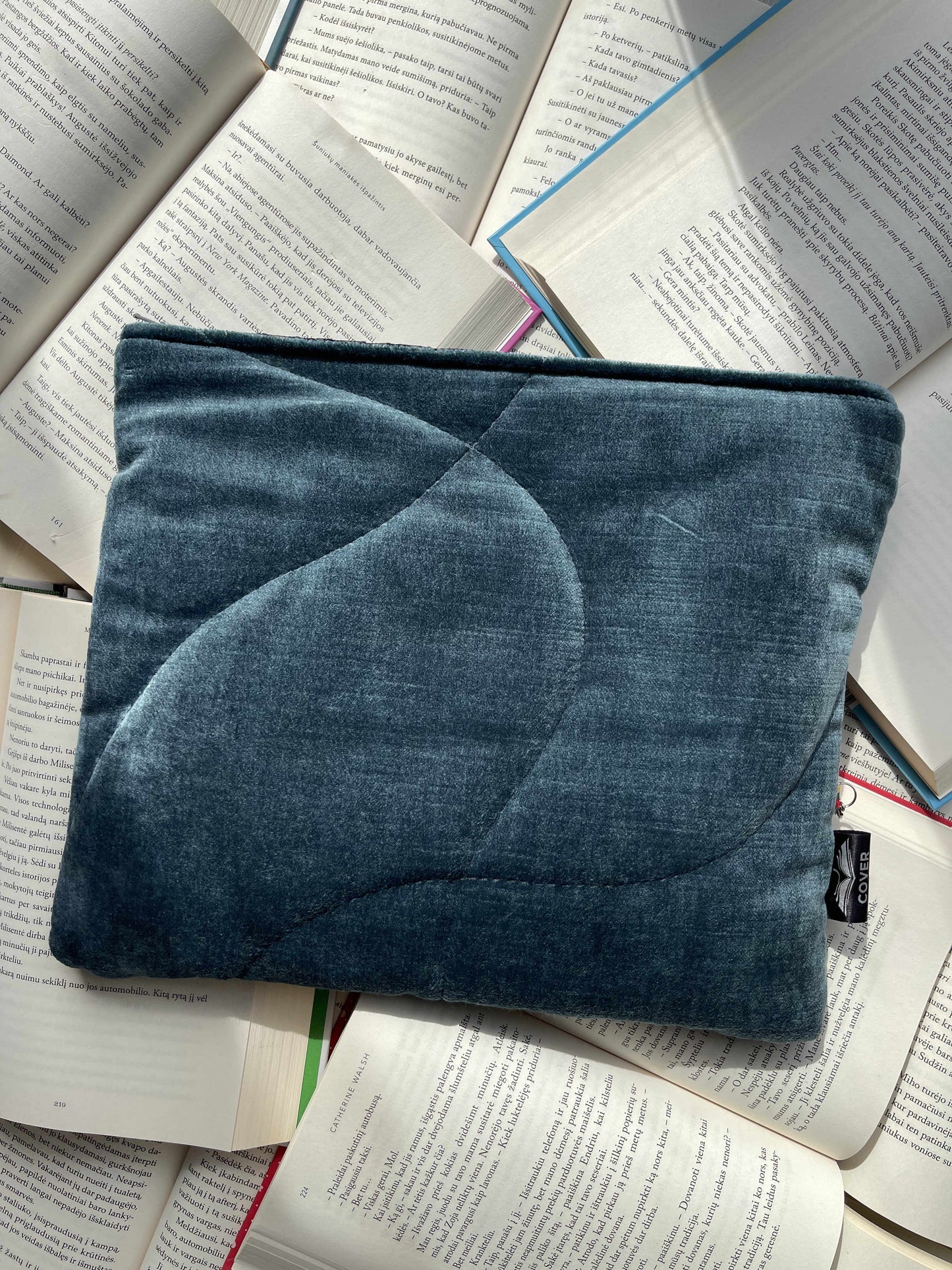 Blue Dusk Reads + 2 bookmarks (for free)