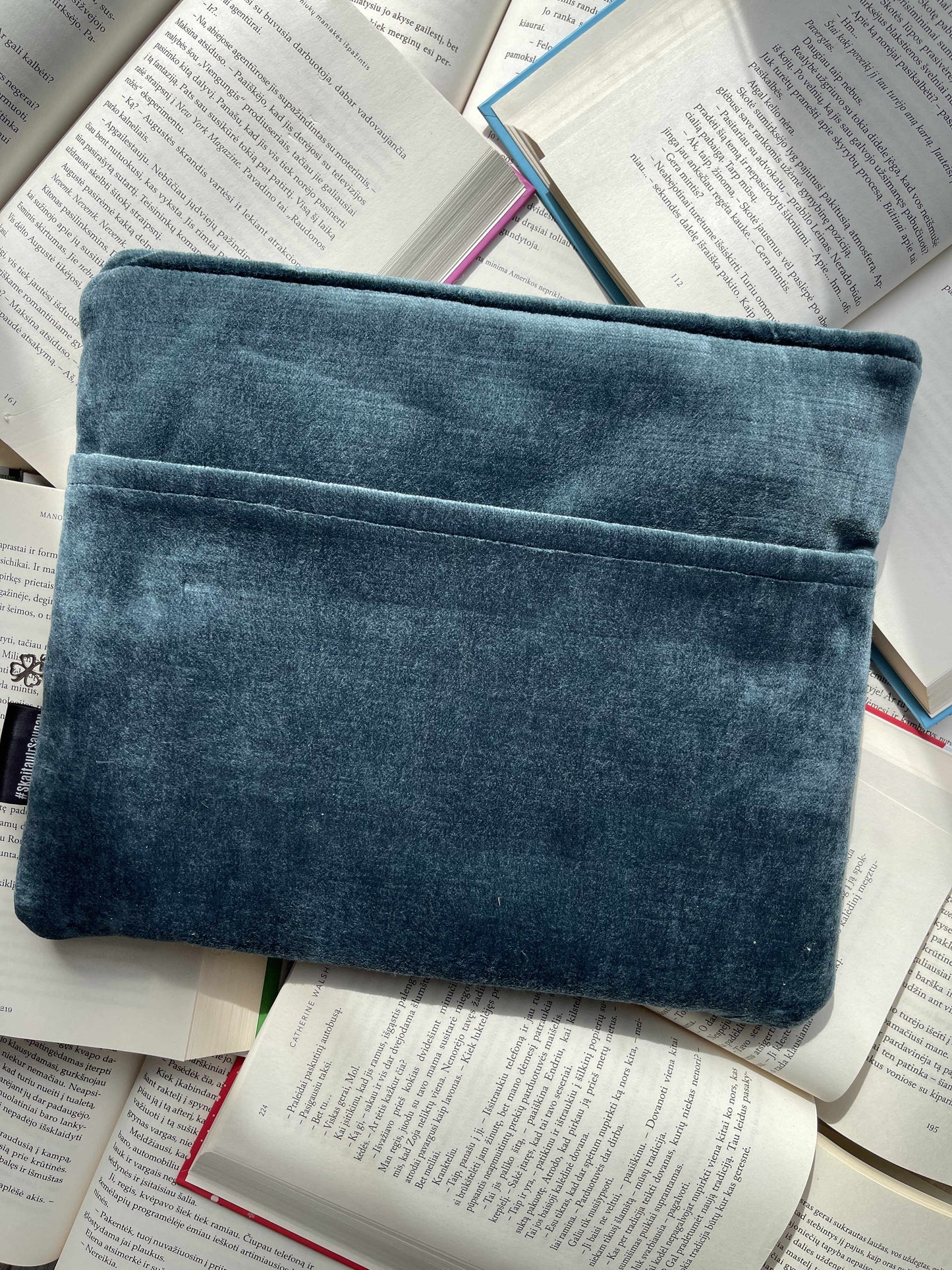 Blue Dusk Reads + 2 bookmarks (for free)