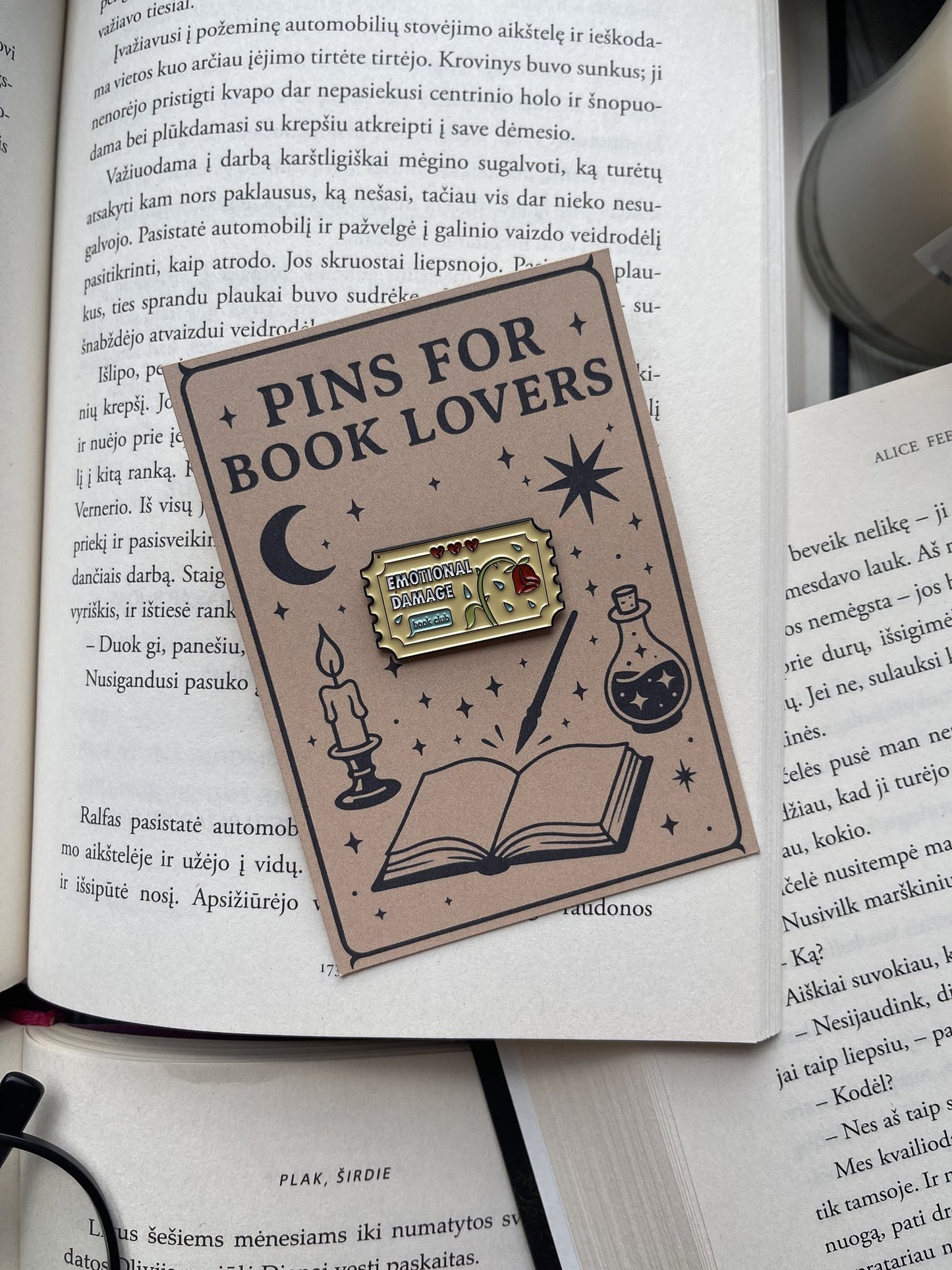 Pins "Emotional Damage"