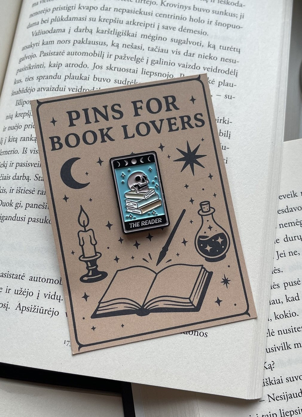 Pins "Tarot The Reader"