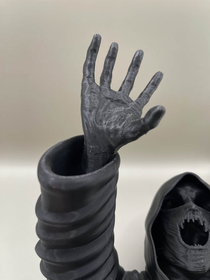 “Dark Presence” Decor – Minor Defect