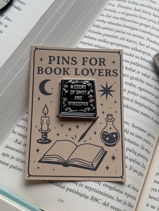 Pins "A court of SMUT and Wingspan"