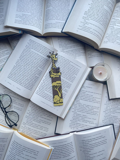 Bookmark "Giraffe with a book"