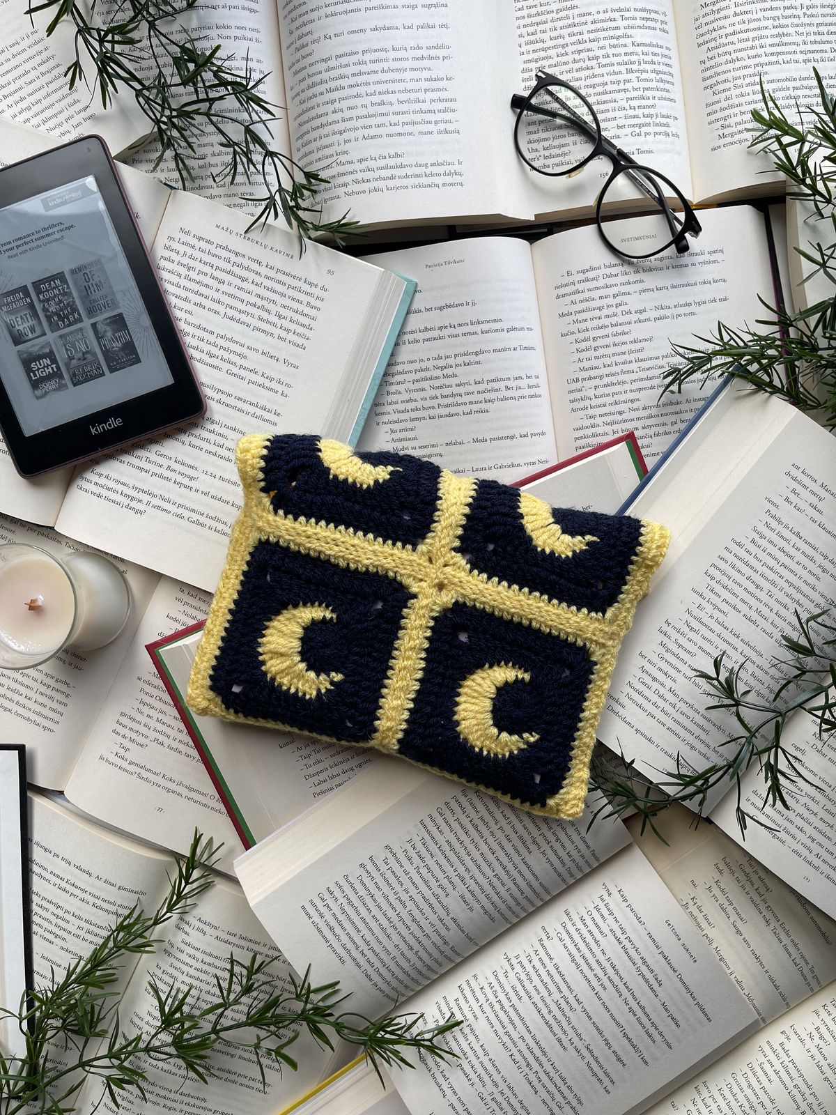 Crochet Sleeve "Moons"