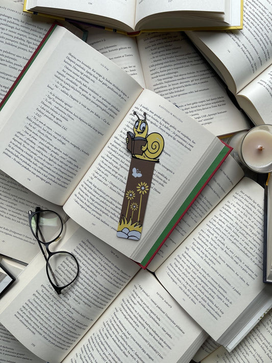 Bookmark "Snail with a book"