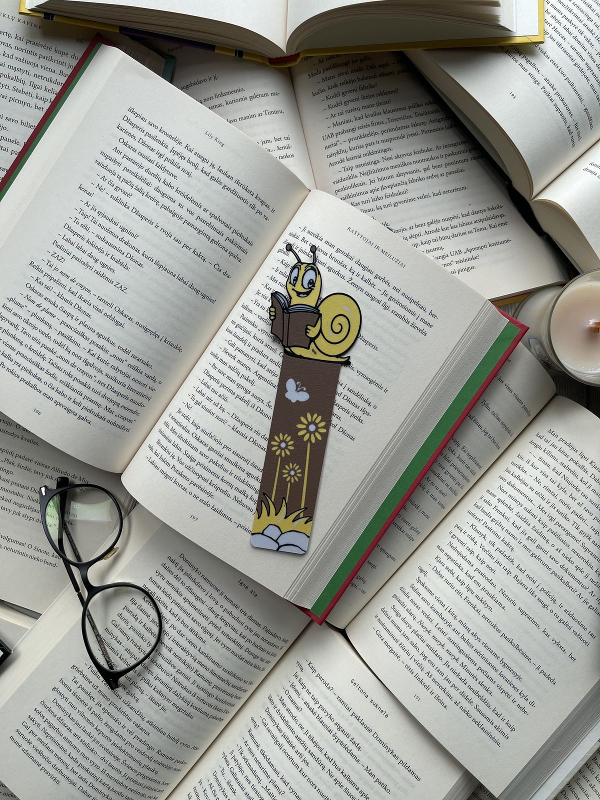 Bookmark "Snail with a book"