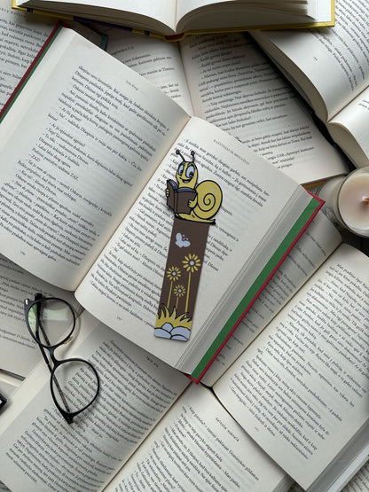 Bookmark "Snail with a book"