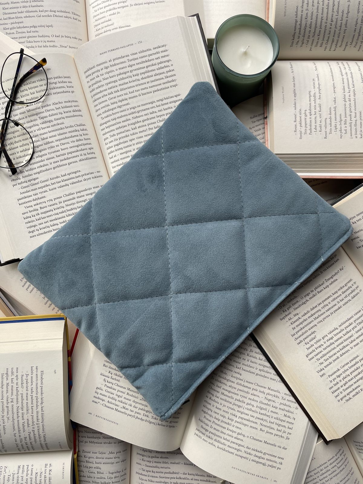 Book sleeves + 2 bookmarks (for free)