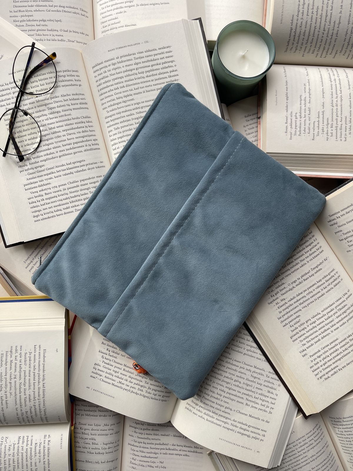 Book sleeves + 2 bookmarks (for free)