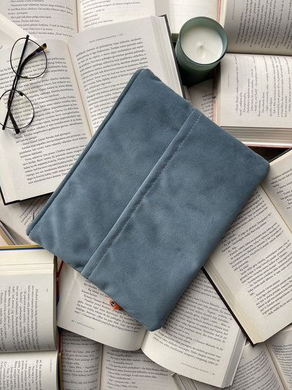 Book sleeves + 2 bookmarks (for free)